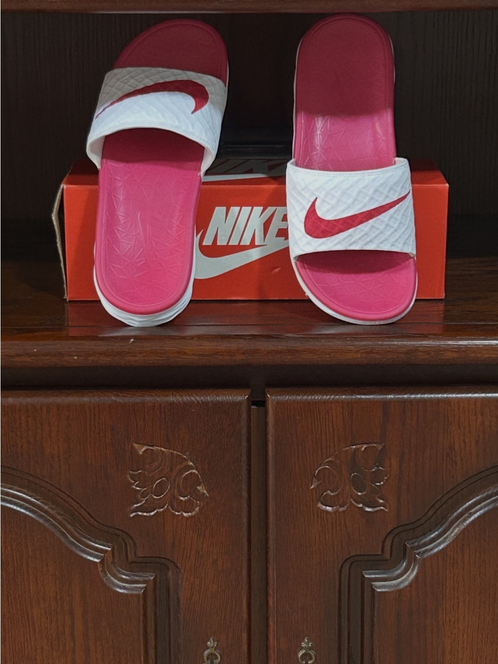 Nike White Slides with Pink Footbed and Pink Swoosh
